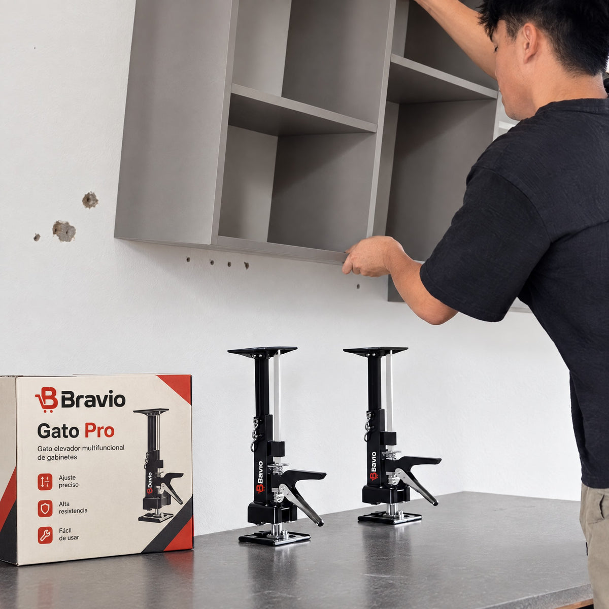 Gato manual Bravio instalando un armario